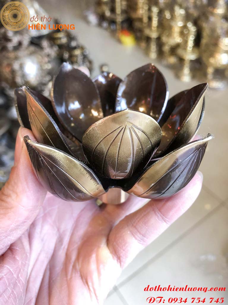Highlight double copper lotus flower candle holder (1 pair)