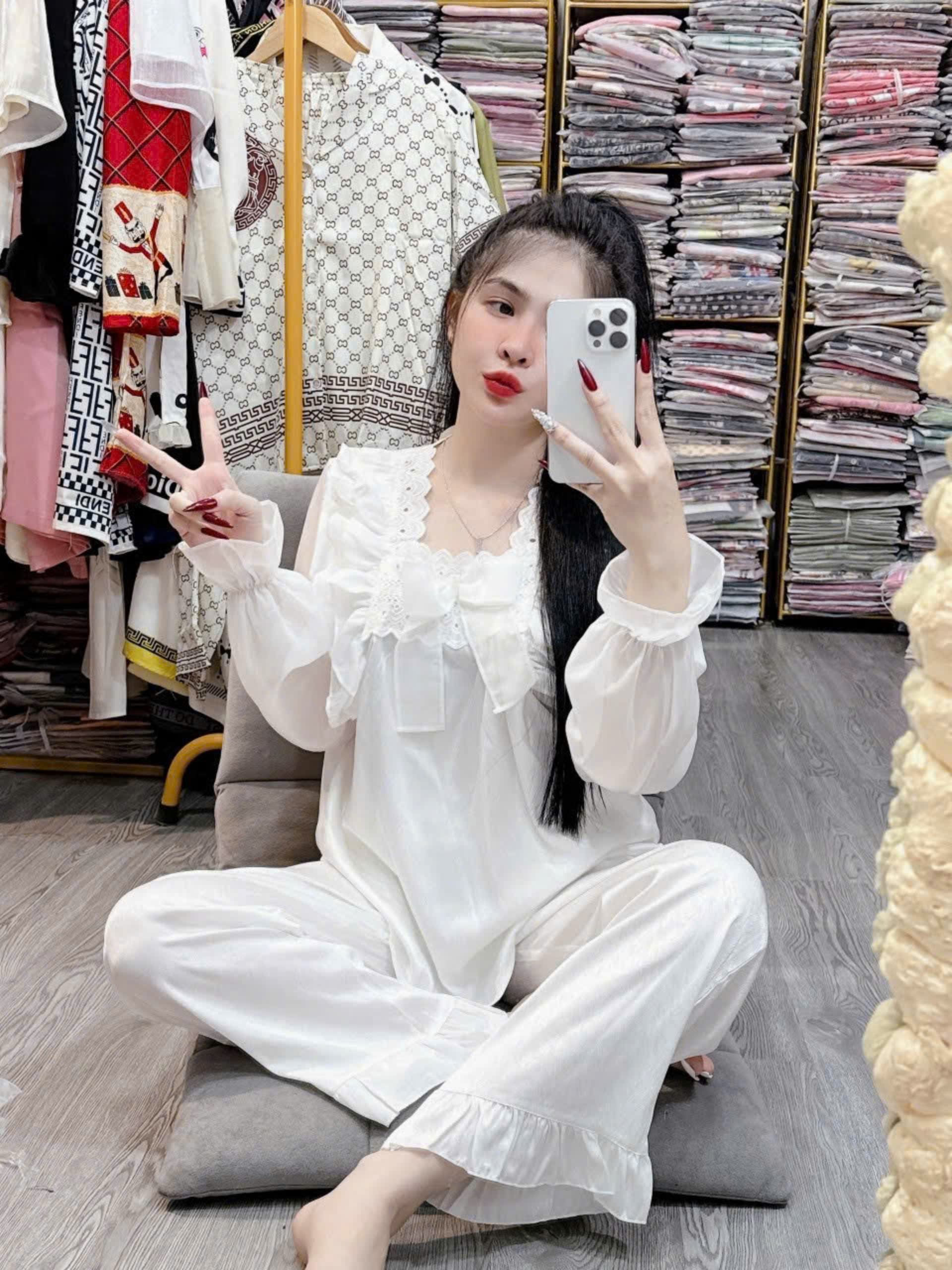 Bộ đồ ngủ lụa 2 dây vải lụa Laitn phối voan freesize 54kg - cn88