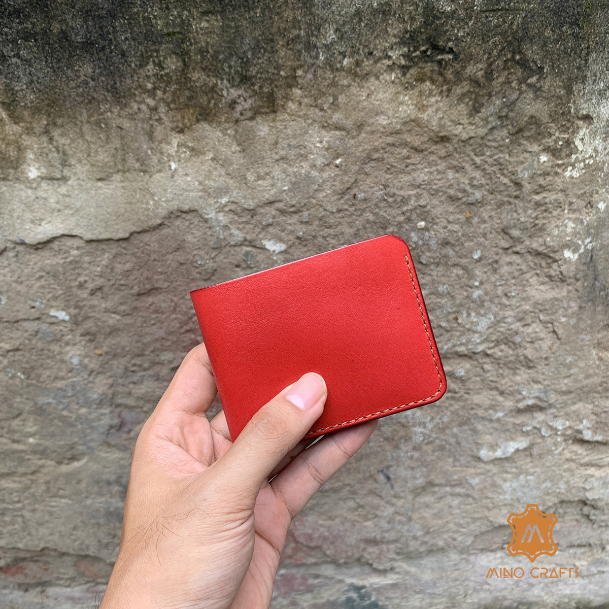 Ví da nam màu đỏ nổi bật - sản phẩm được thiết kế theo dáng classic - đồ da thật nhập khẩu