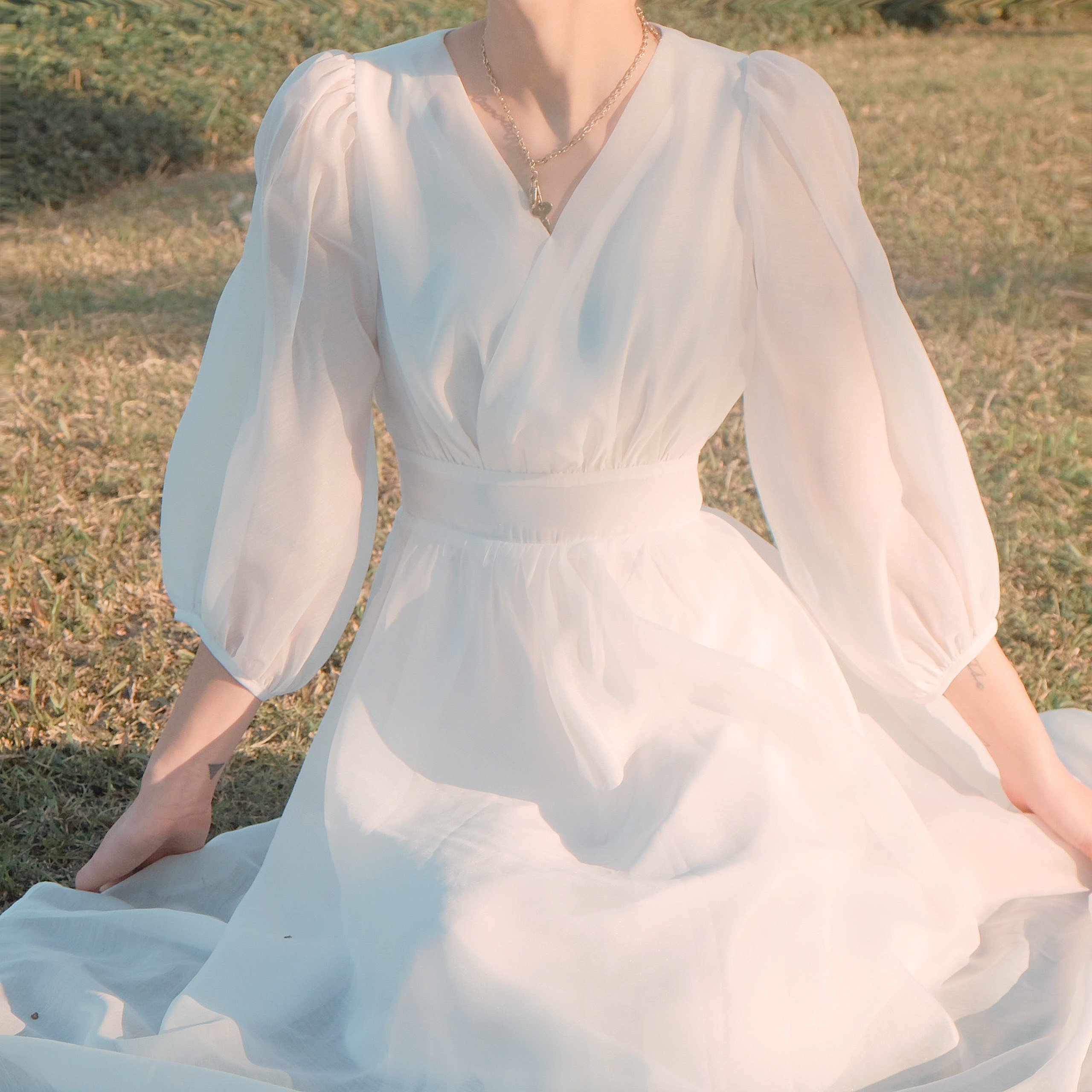 THE19CLUB - Váy voan tơ cổ V bồng bềnh - MIRA DRESS