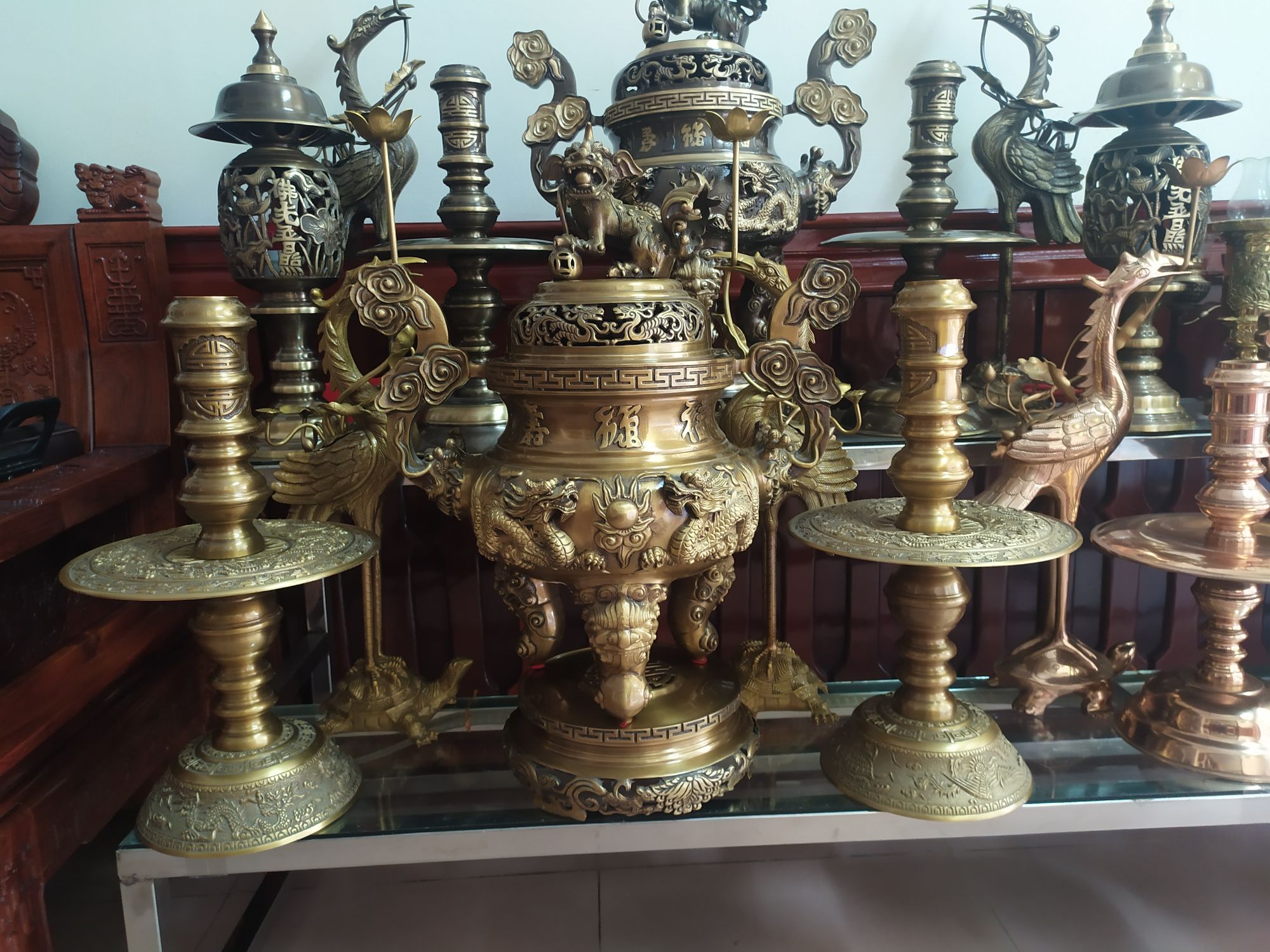 Đỉnh thờ Ngũ sự