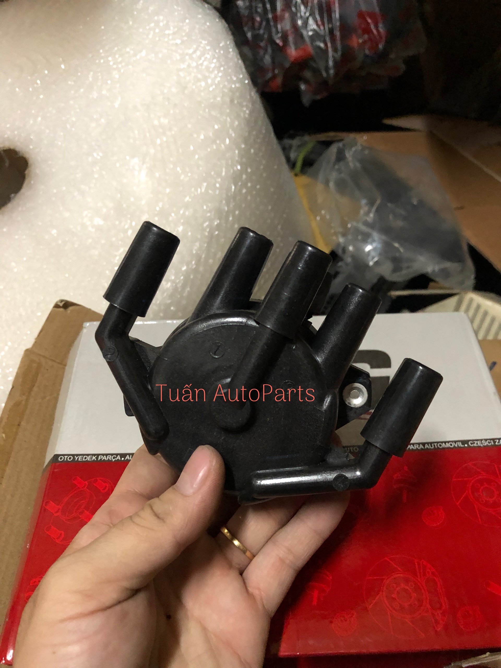 NẮP DELCO ( NẮP CHIA ĐIỆN) MITSUBISHI JOLIE BÉC