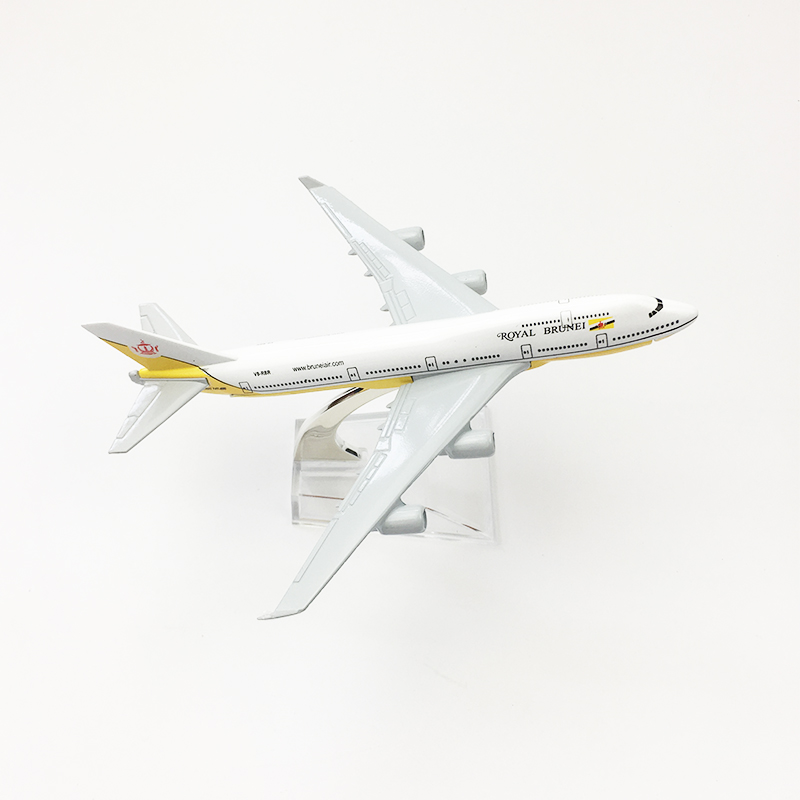 Máy bay mô hình Royal Brunei 16cm + đế trưng bày