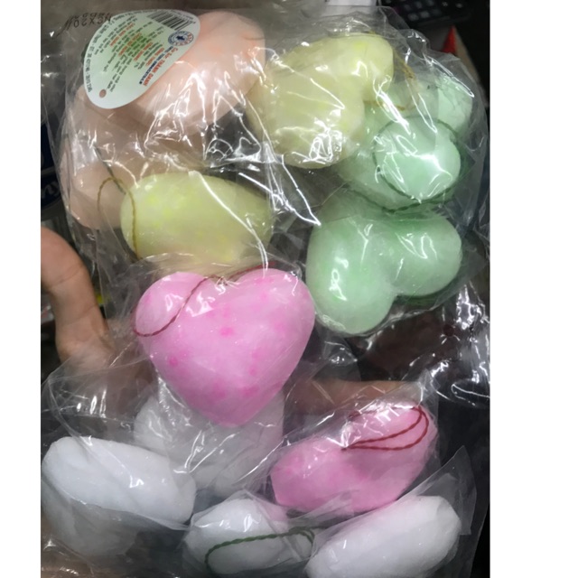 Long não (băng phiến) trái tim khử mùi có dây treo bịch 12 cái