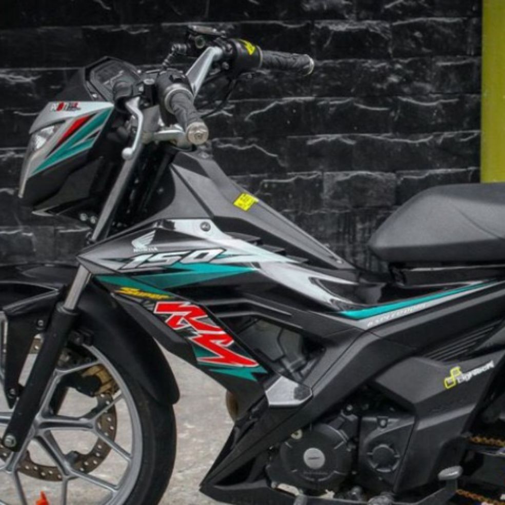 [HCM]Tem xe sonic  tem rời dán xe đen cao cấp