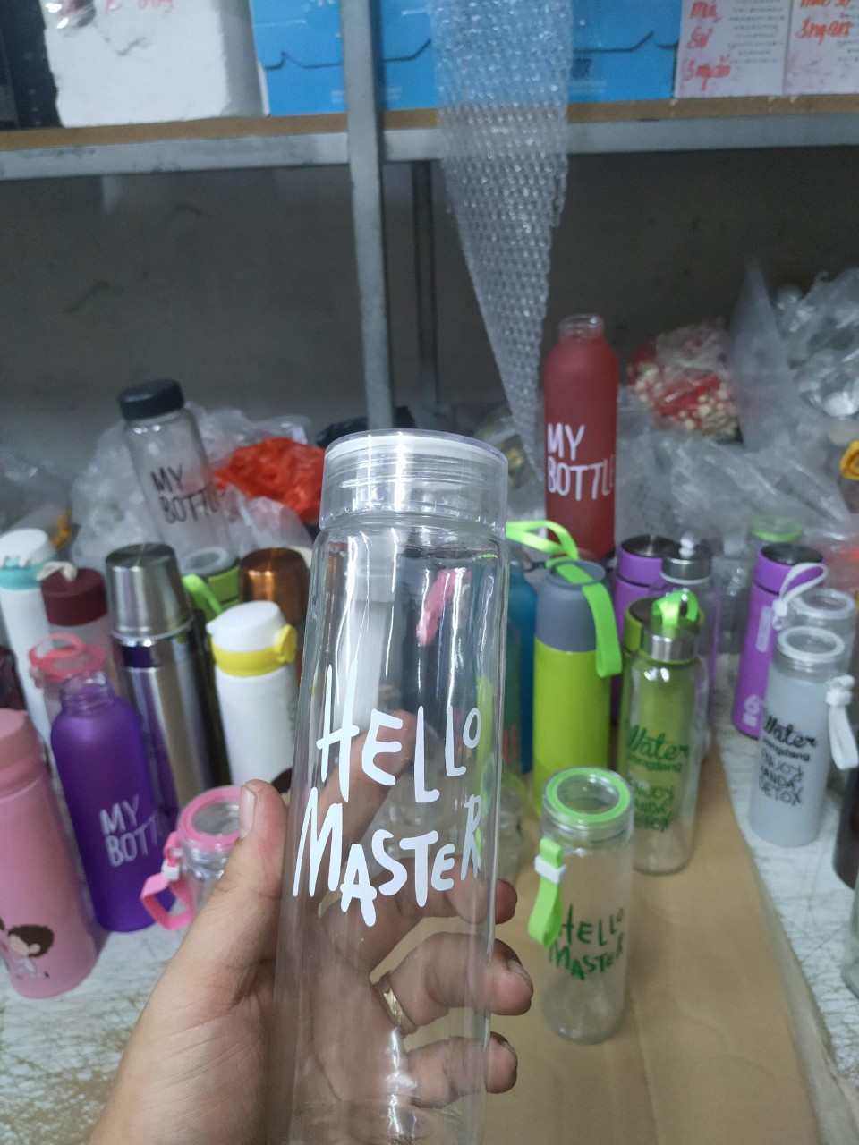 Bình Thuỷ Tinh Trong In Chữ Hello Master 420 ml