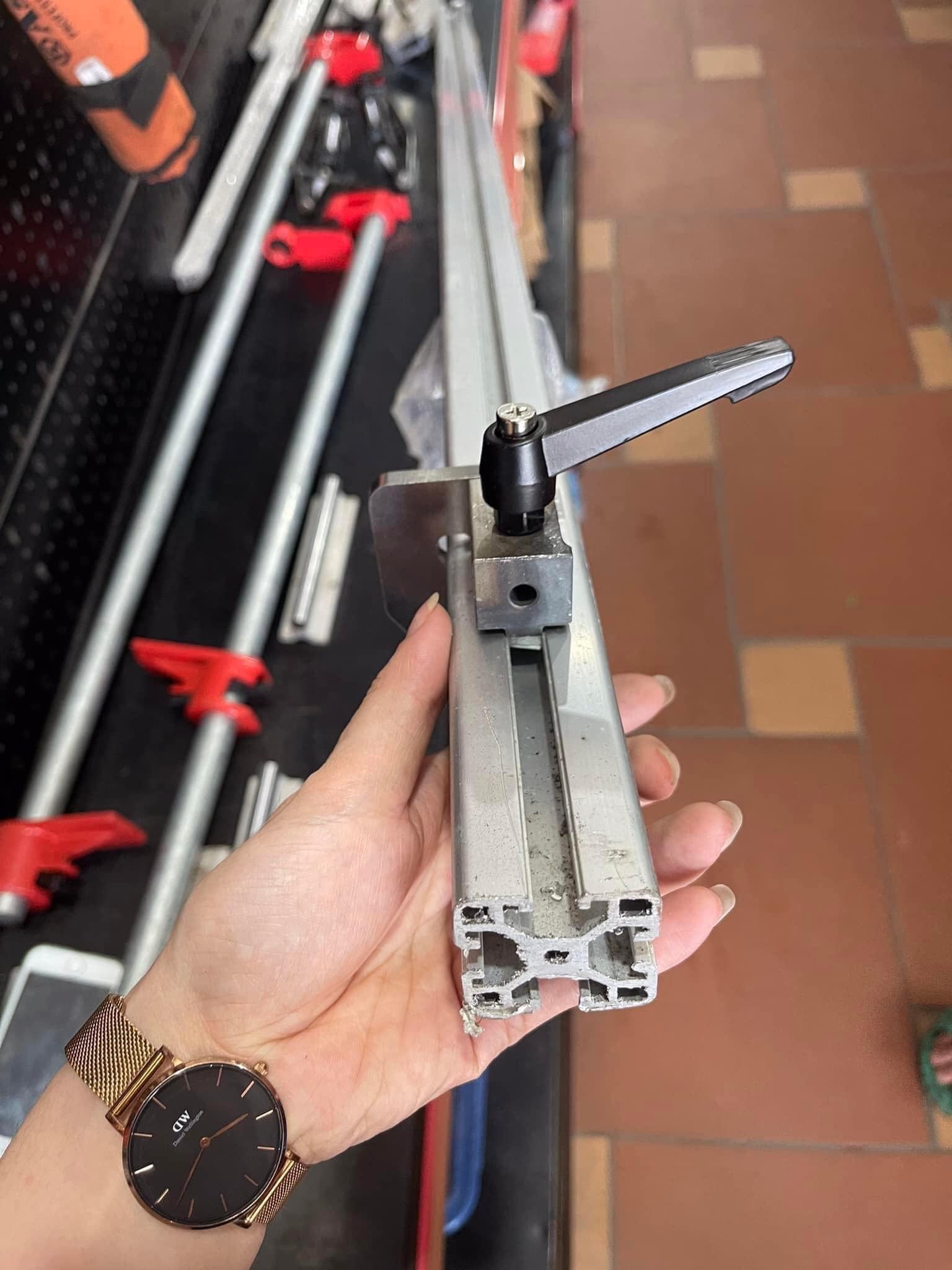 Khung nhôm định hình 1m + Cữ chặn