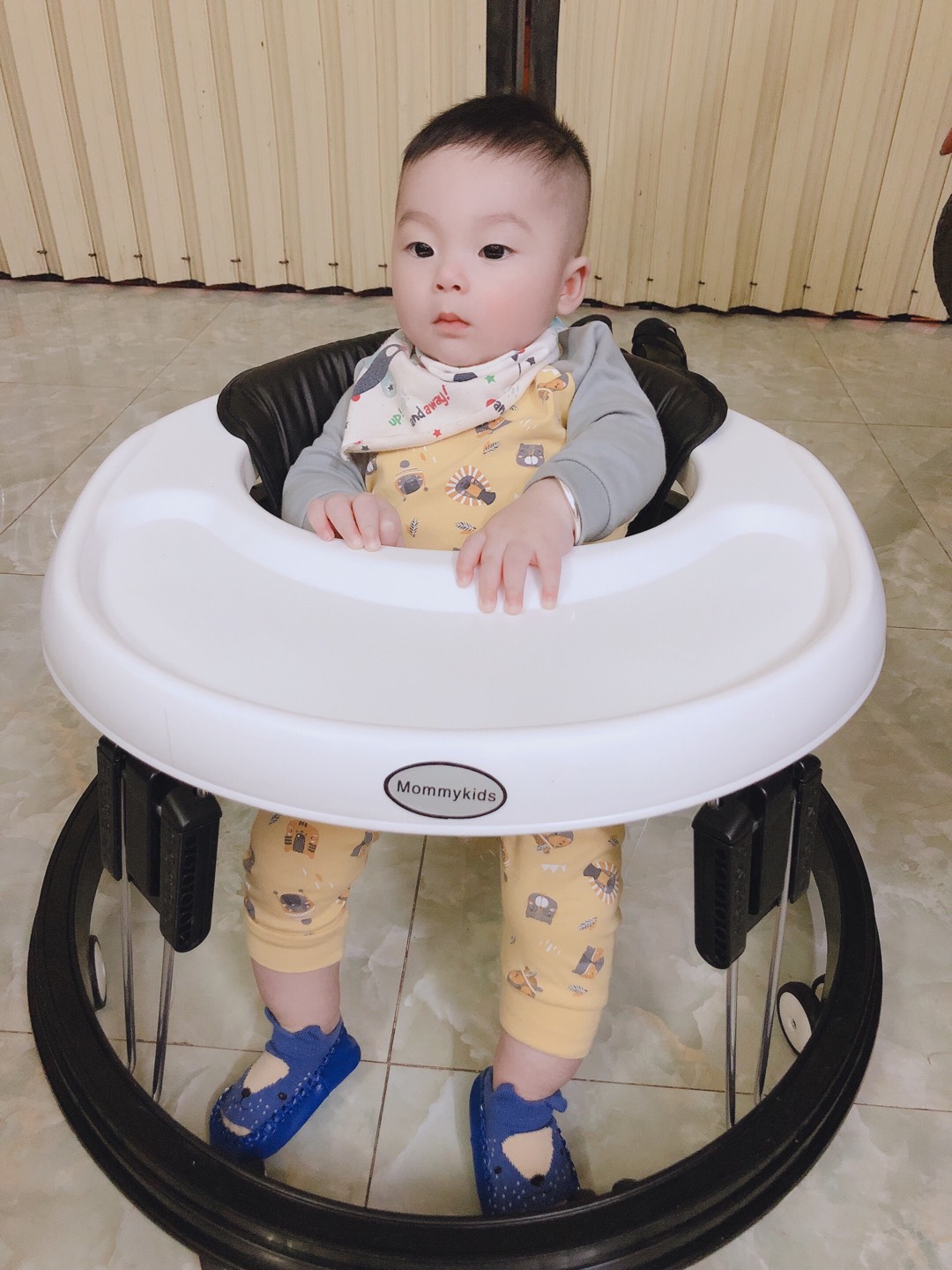 XE TRÒN TẬP ĐI CHO BÉ