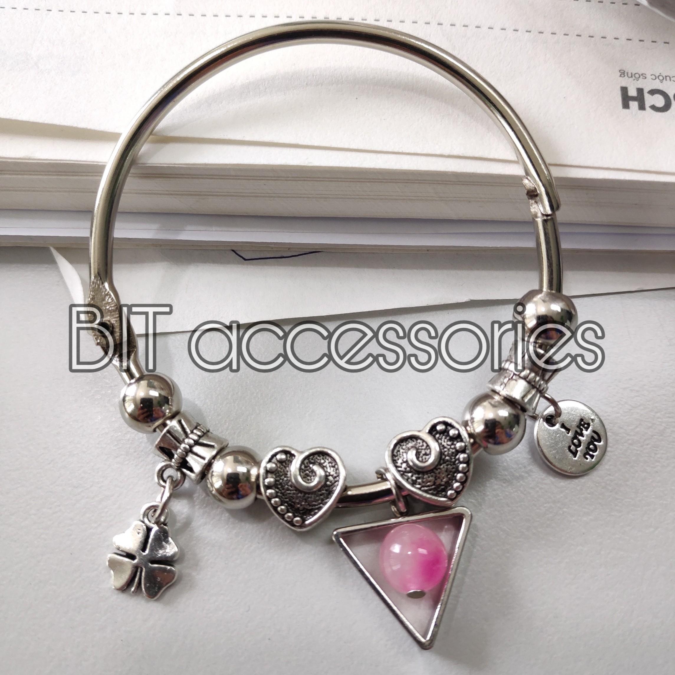 Vòng tay tay charm bạc (mẫu charm ngẫu nhiên)