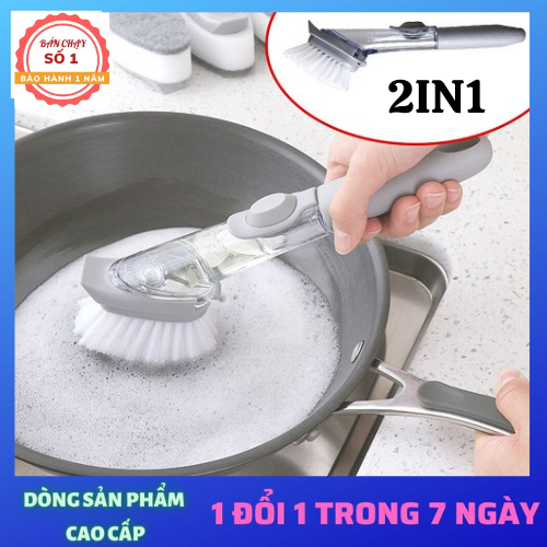 Cây cọ chà rửa nhà bếp đa năng 2in1 có bình đựng xà phòng, tiện dụng cho việc chùi rửa, dùng để đánh và cọ xoong nồi rất tiện dụng