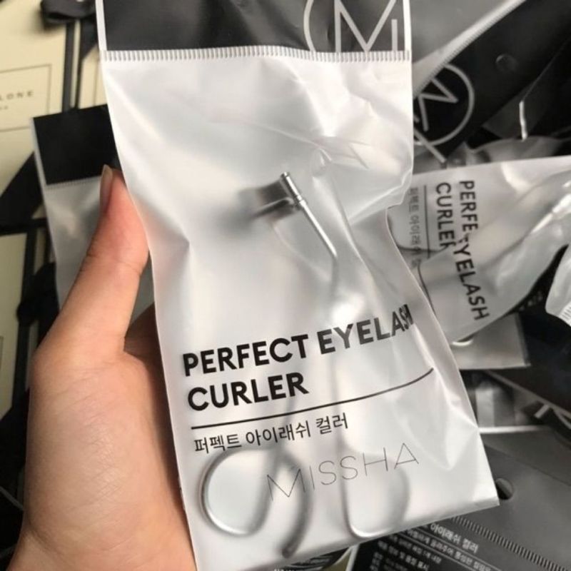 Kẹp mi Perfect Eyelash Curler Misha (có kèm miếng cao su thay thế)