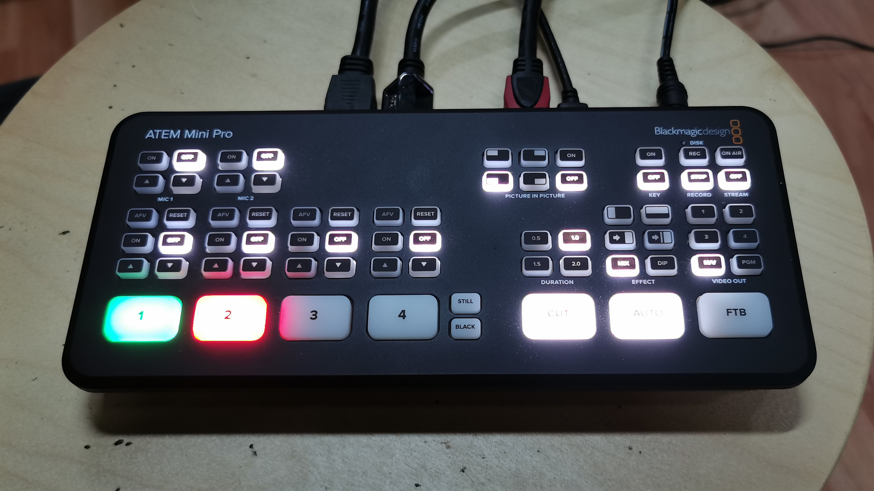 Blackmagic Design Bộ trộn hình ATEM MINI