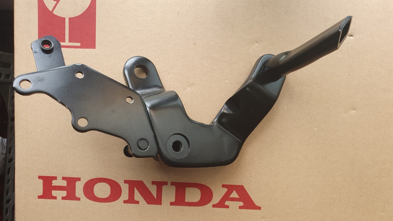 [HCM]BÁT SẮT GÁC CHÂN PHẢI HONDA WINNER V1