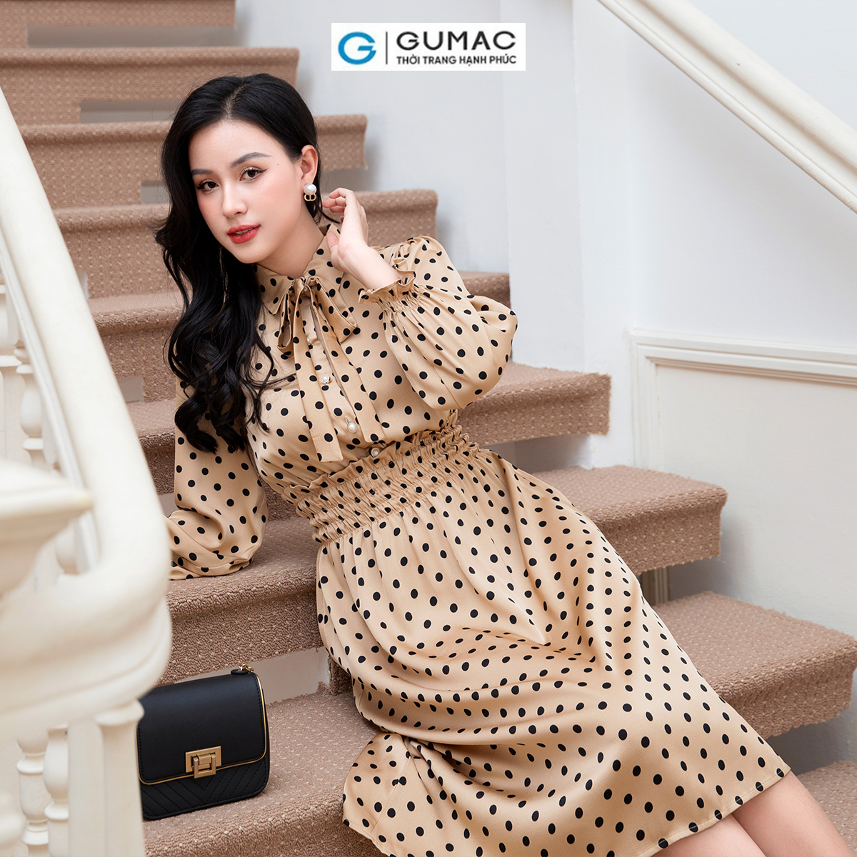 Đầm nữ dáng A nữ chấm bi GUMAC DD10001 phối bo chun cổ và eo