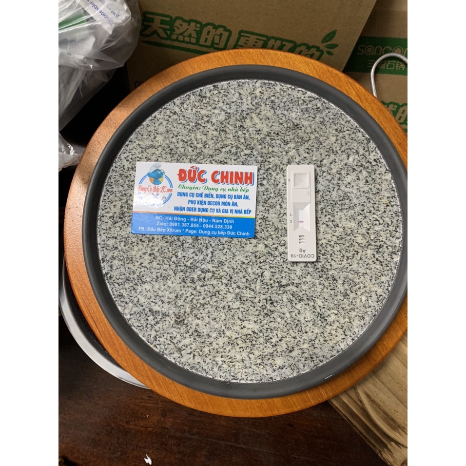 Đá nướng thịt kèm lót gỗ