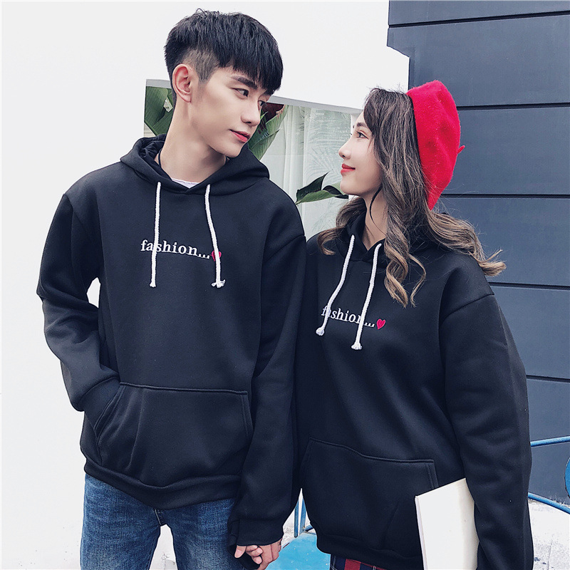 Áo nỉ có mũ in chữ ở ngực áo đôi nam nữ