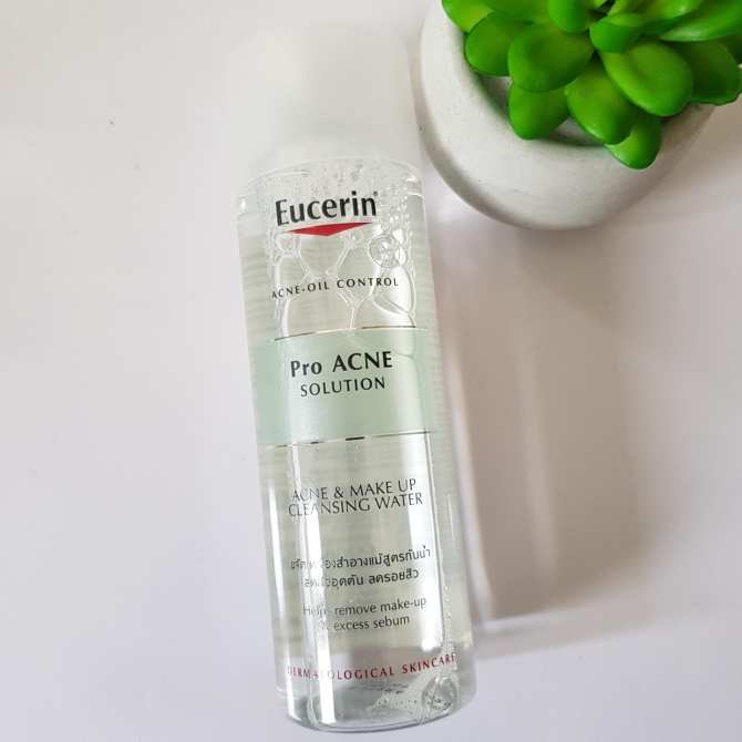 Nước tẩy trang Acne-oil Control Pro Acne Solution Eucerin