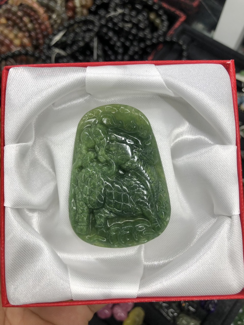 Mặt dây chuyền Kỳ Lân phong thủy đá ngọc băng tảo