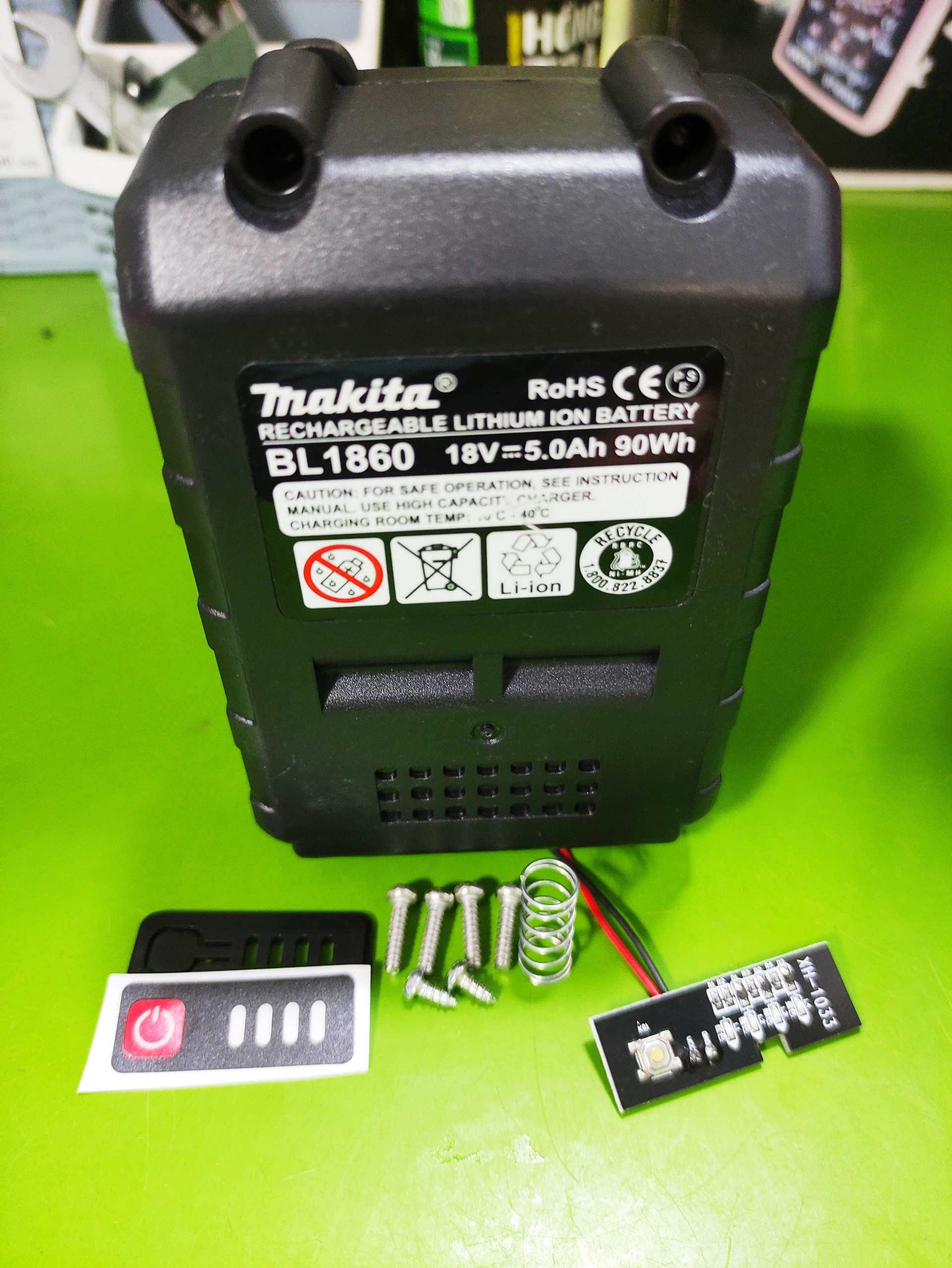 Vỏ pin Makita có đèn báo 2 hàng cell cao cấp