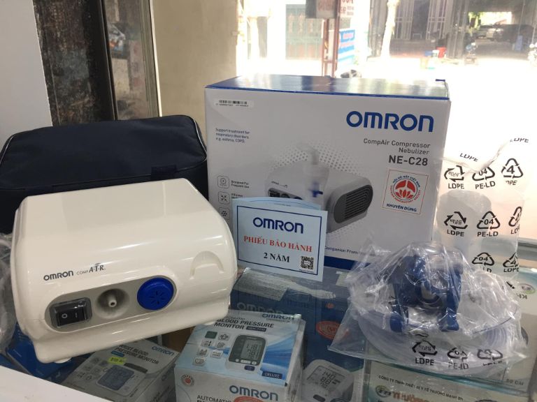 Máy xông mũi họng Omron NE-C28