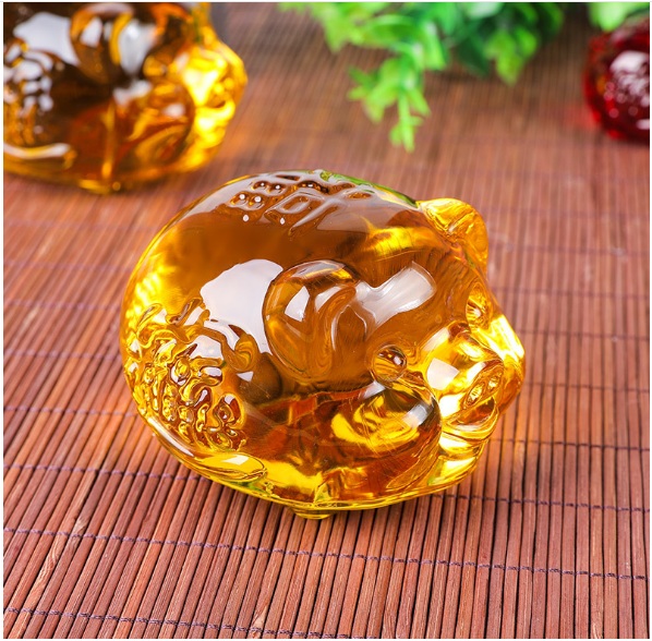 Heo Vàng, Lợn Vàng Pha Lê Phong Thủy trưng bày mang lại May Mắn, Tài Lộc, Sung Túc, No Ấm, Bình An