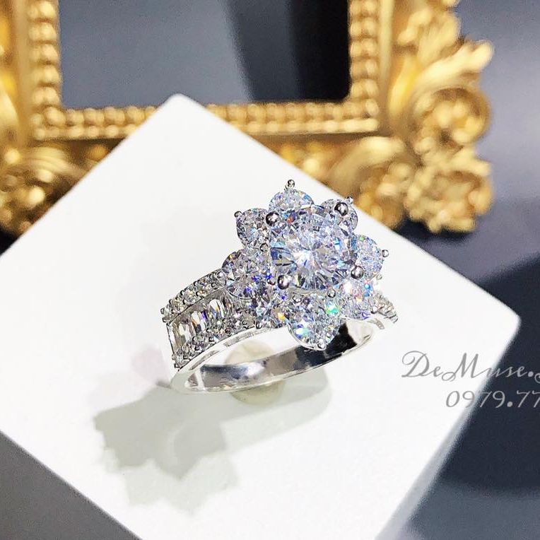 Beautiful women ring, white gold ring, sterling silver ring, luxury Phale ring, luxury diamond ring, 24K non gold ring, wedding gold ring, feng Shui stone ring women's fashion ring Royal metal peacock ring-jewelry Gami M33 non-black promise