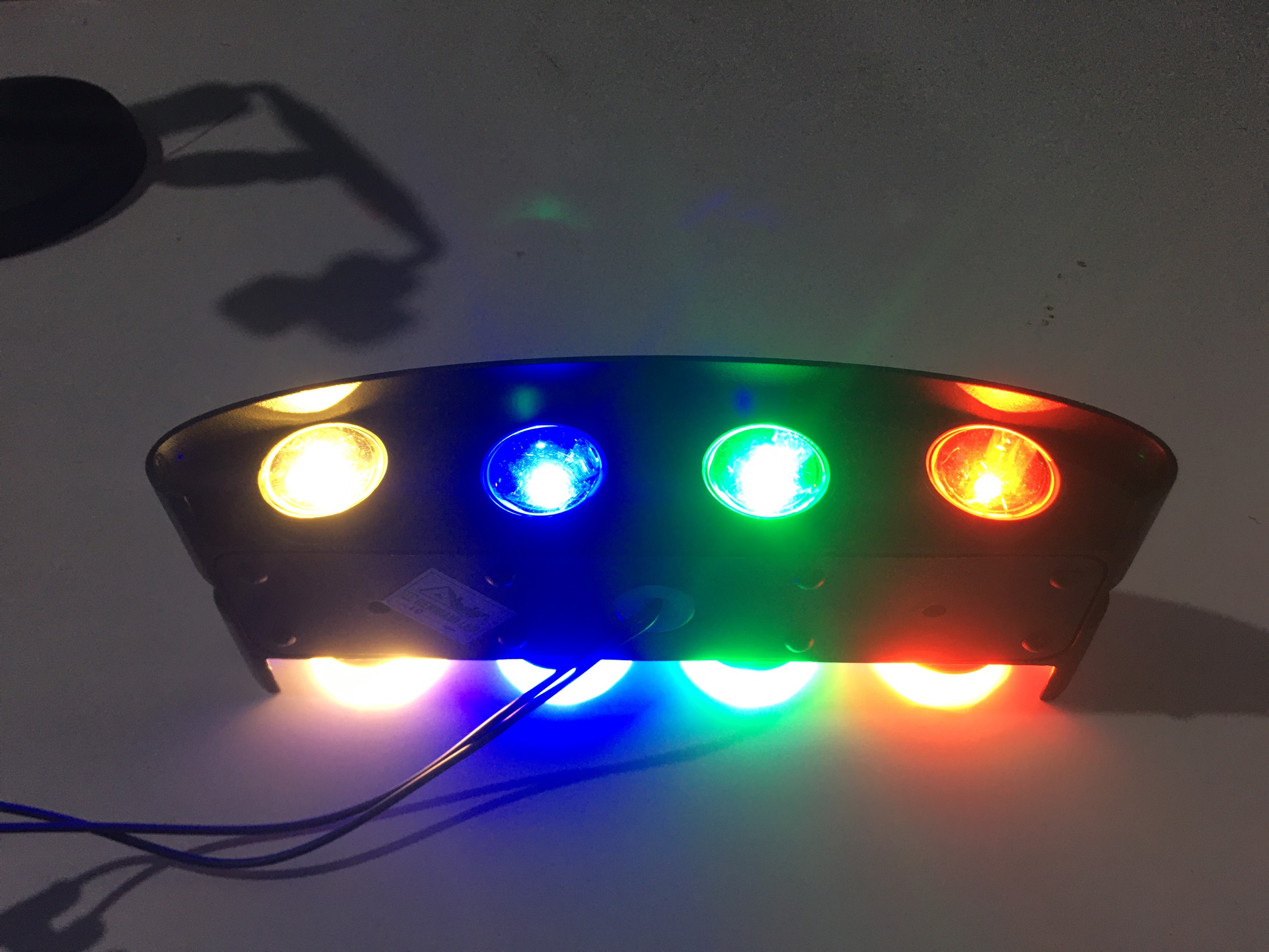 Đèn hắt tường 2 đầu 4 màu 8 mắt led (Mã 107Đ-T)