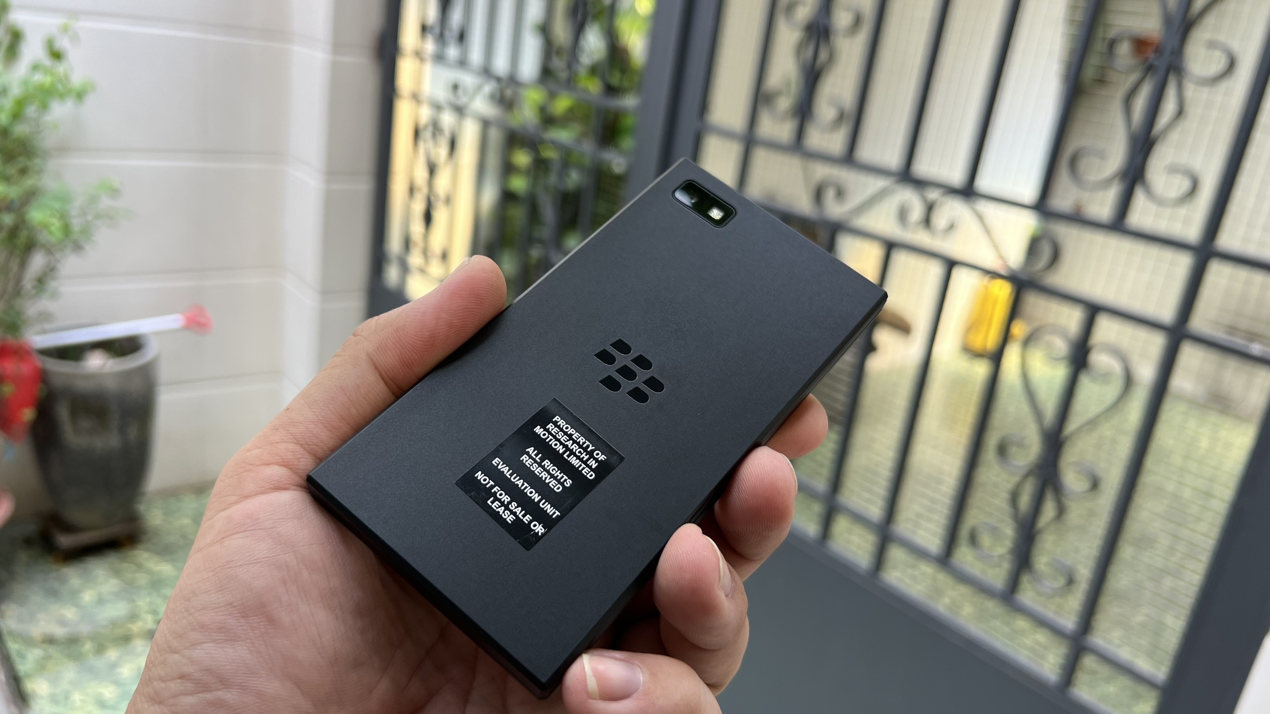 Lk Điện thoại Blackberry Dev Alpha B chính hãng