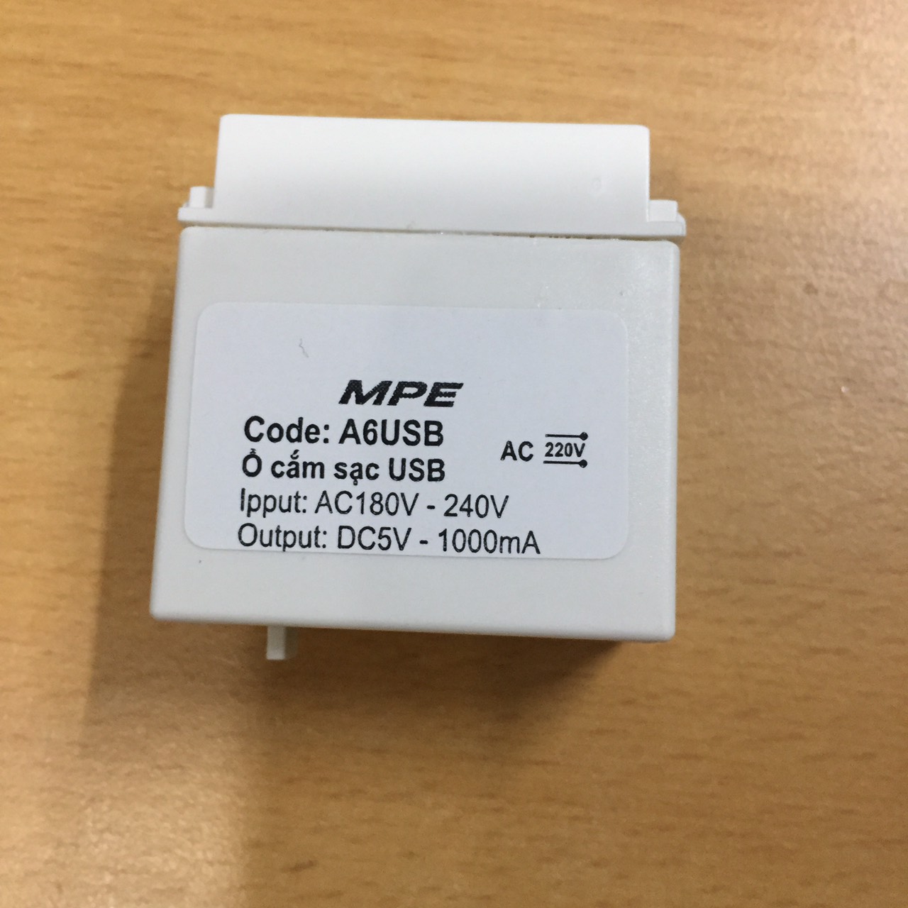 [HCM]Ổ CẮM USB GẮN ÂM TƯỜNG MPE DC5V-1000mA SERI A60