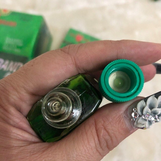 Dầu Gió Xanh Con Ó Eagle 2 Nắp Singapore (24ml)