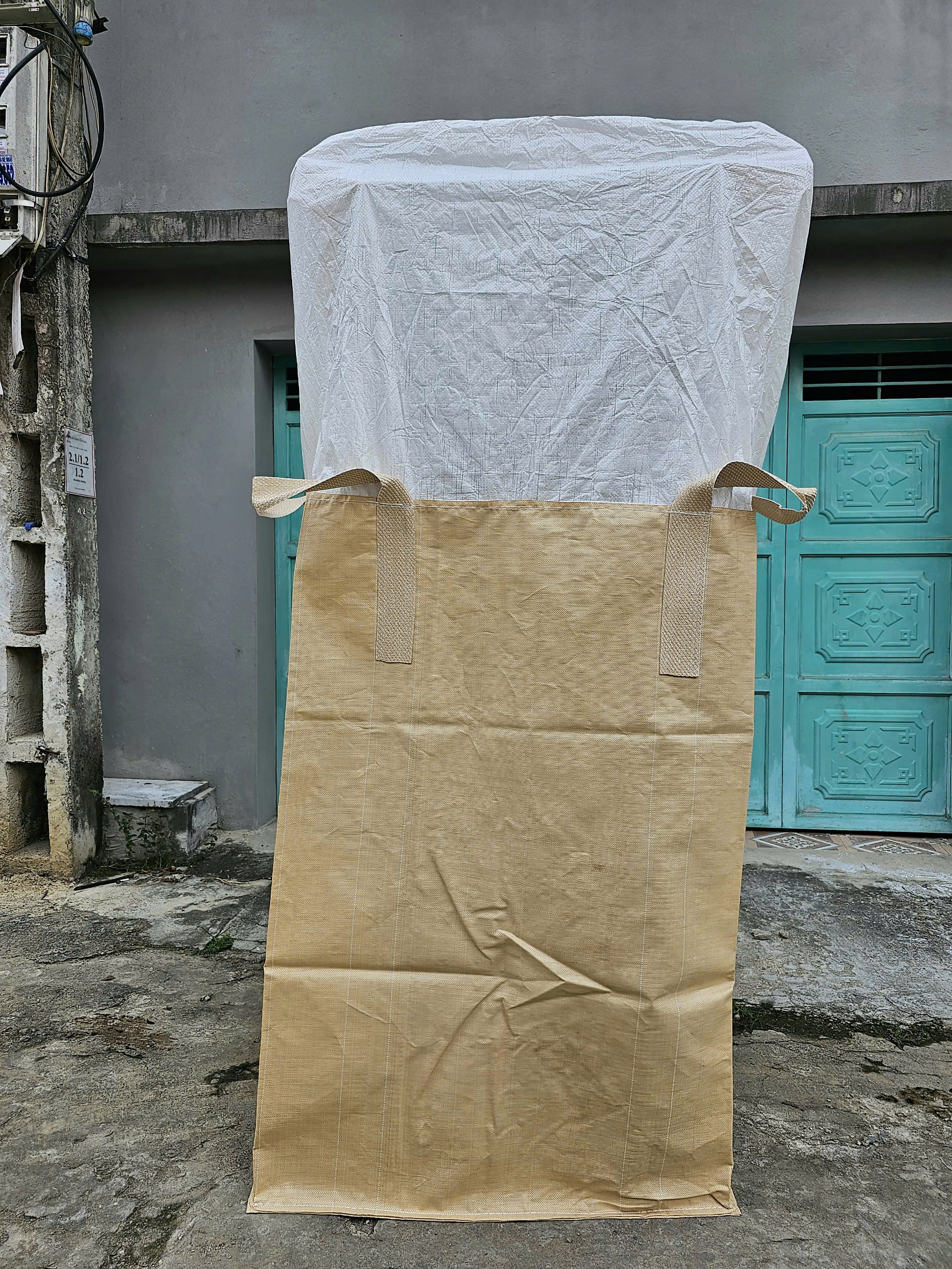 bao ủ chua cỏ , bắp