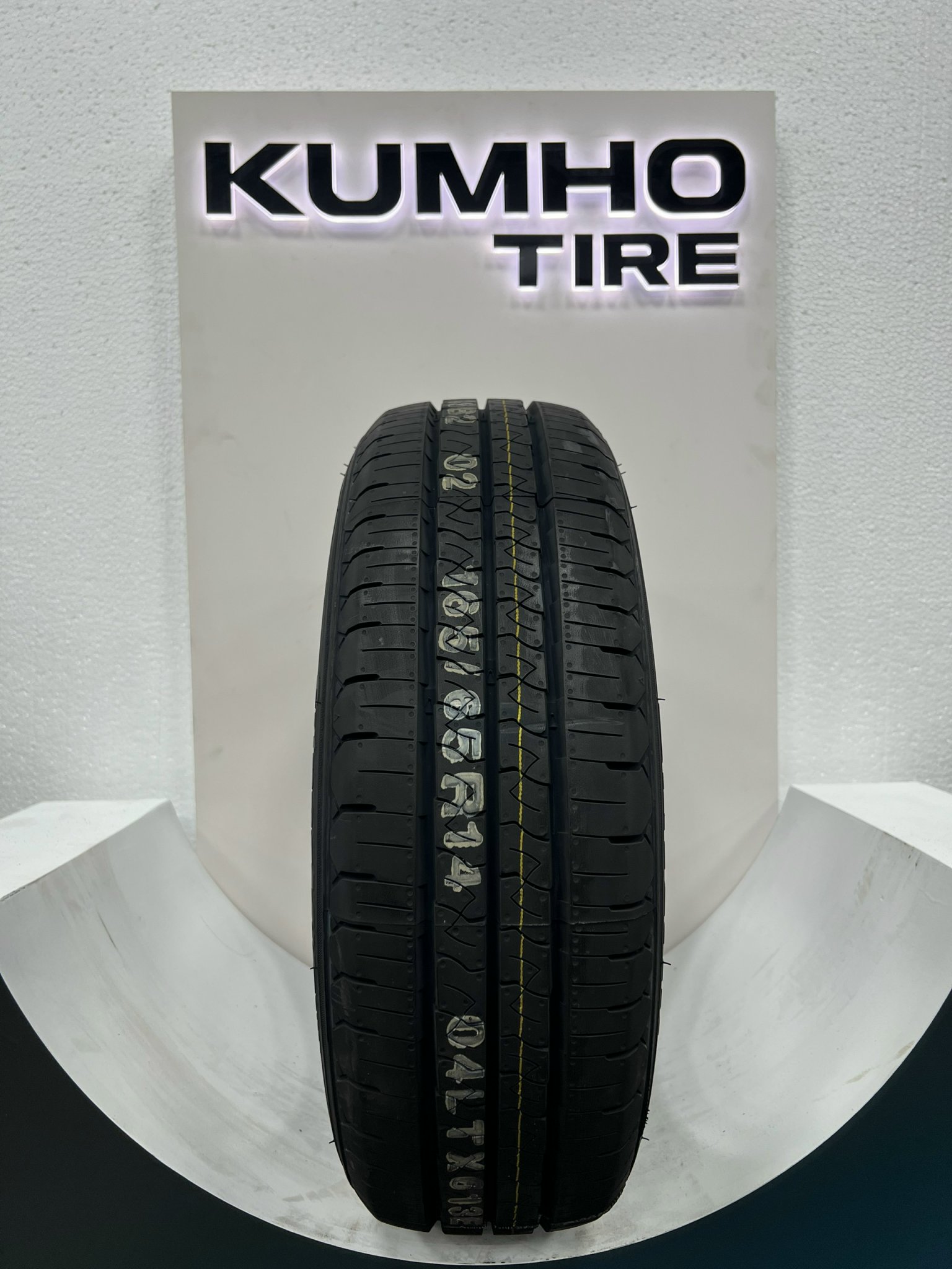 LỐP KUMHO 165/65 R14 79T TX61