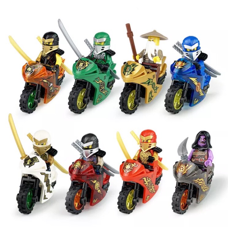 Lego Ninja chạy xe máy
