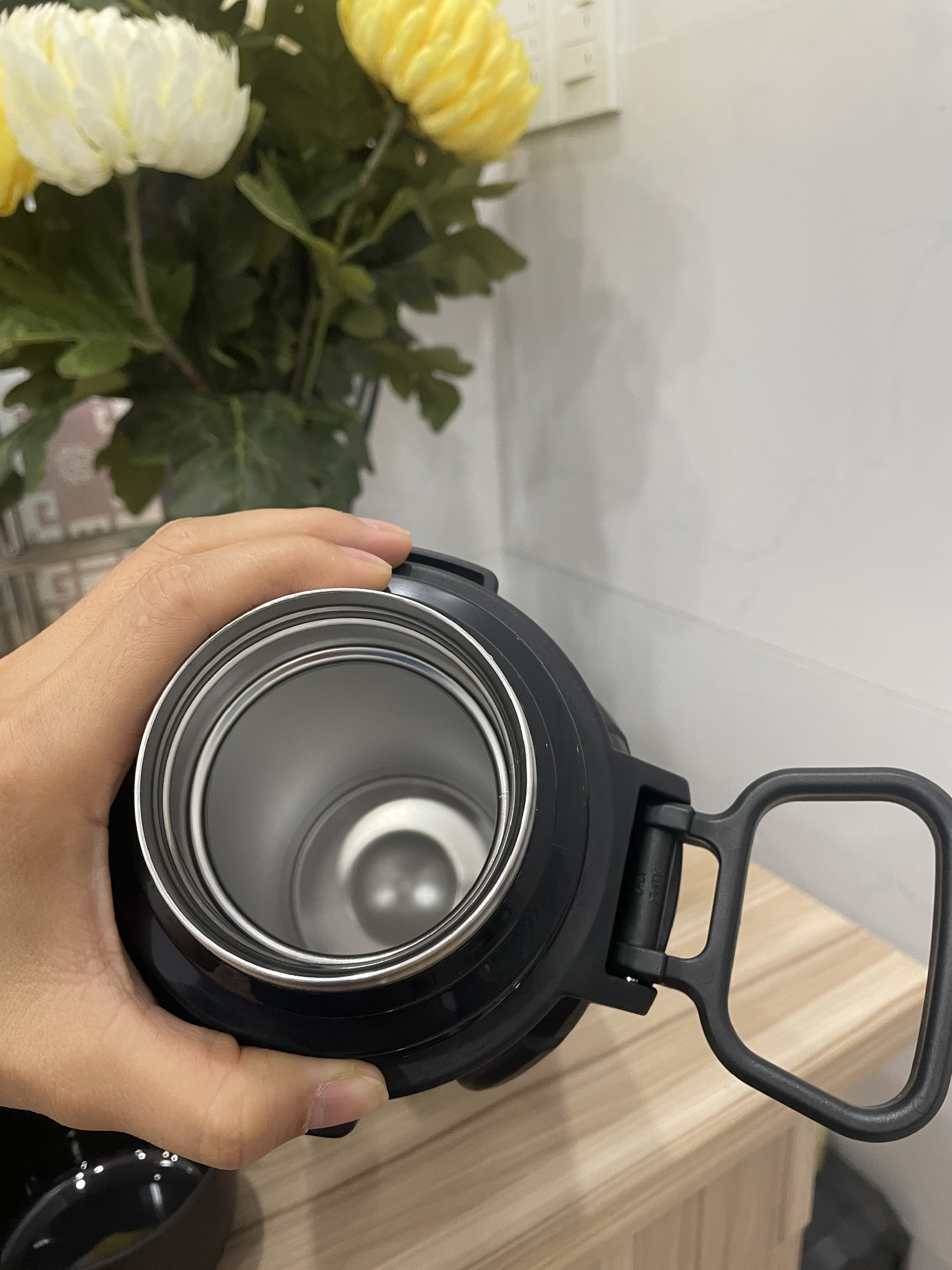 Bình giữ nhiệt LocknLock Easy Take Hot Tank 1.8L