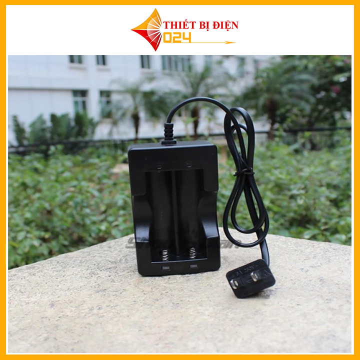 Bộ Sạc Pin 18650 3,7V ( Sạc 2 pin cùng lúc - Có mạch bảo vệ pin )