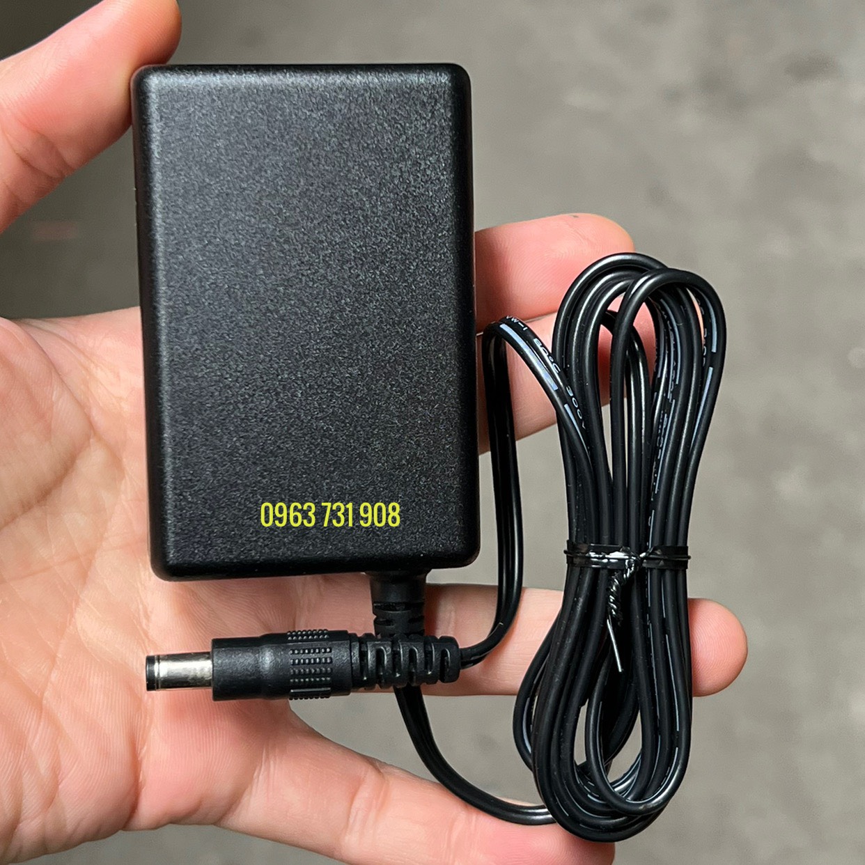 Adapter nguồn 12V-2A  chính hãng