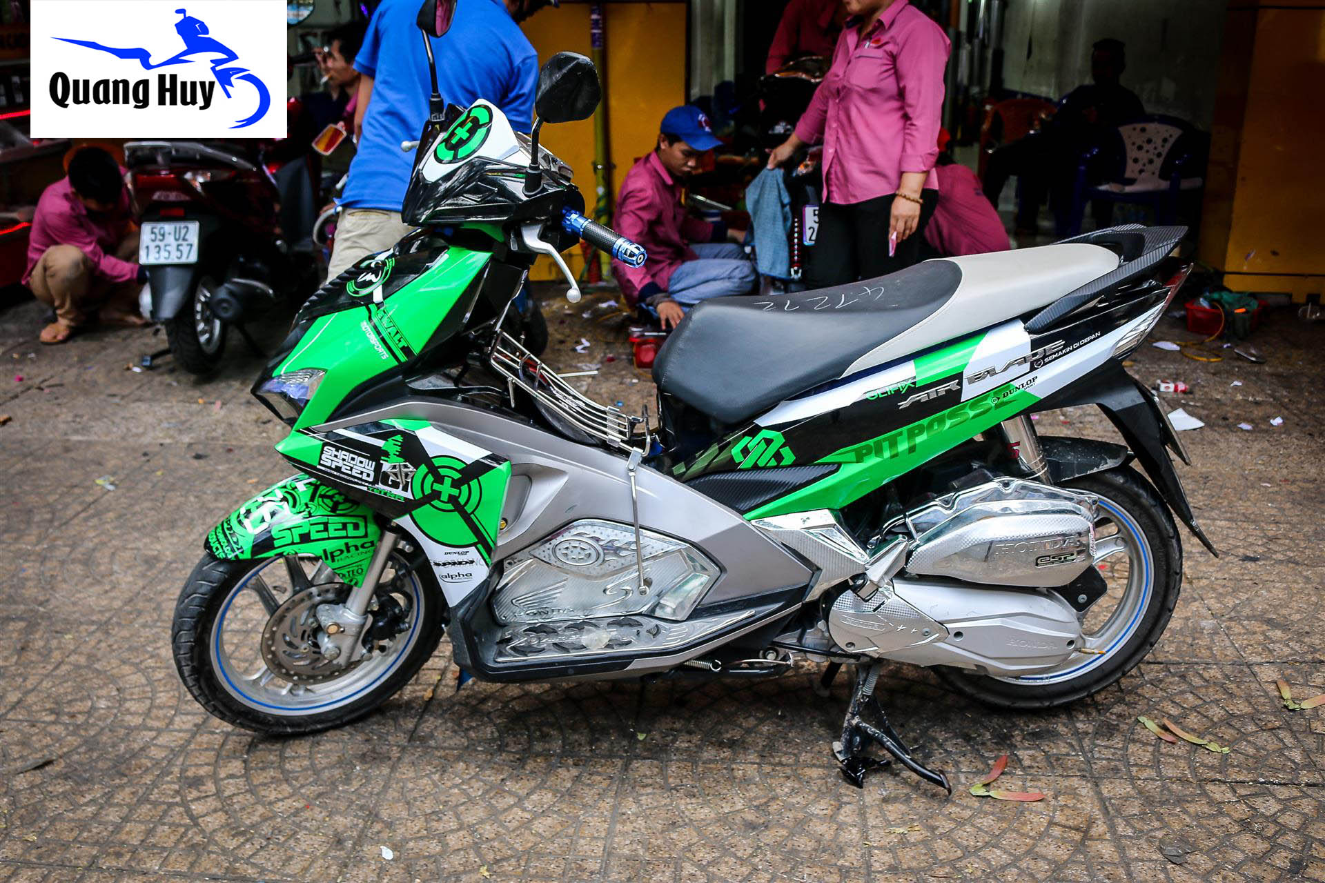 Tem trùm air blade đen xanh lá , tem trùm xe air blade, team xe ab, chế độ tem decal dán xe máy ab rẻ dẹp và chất thiết kế theo yêu cầu