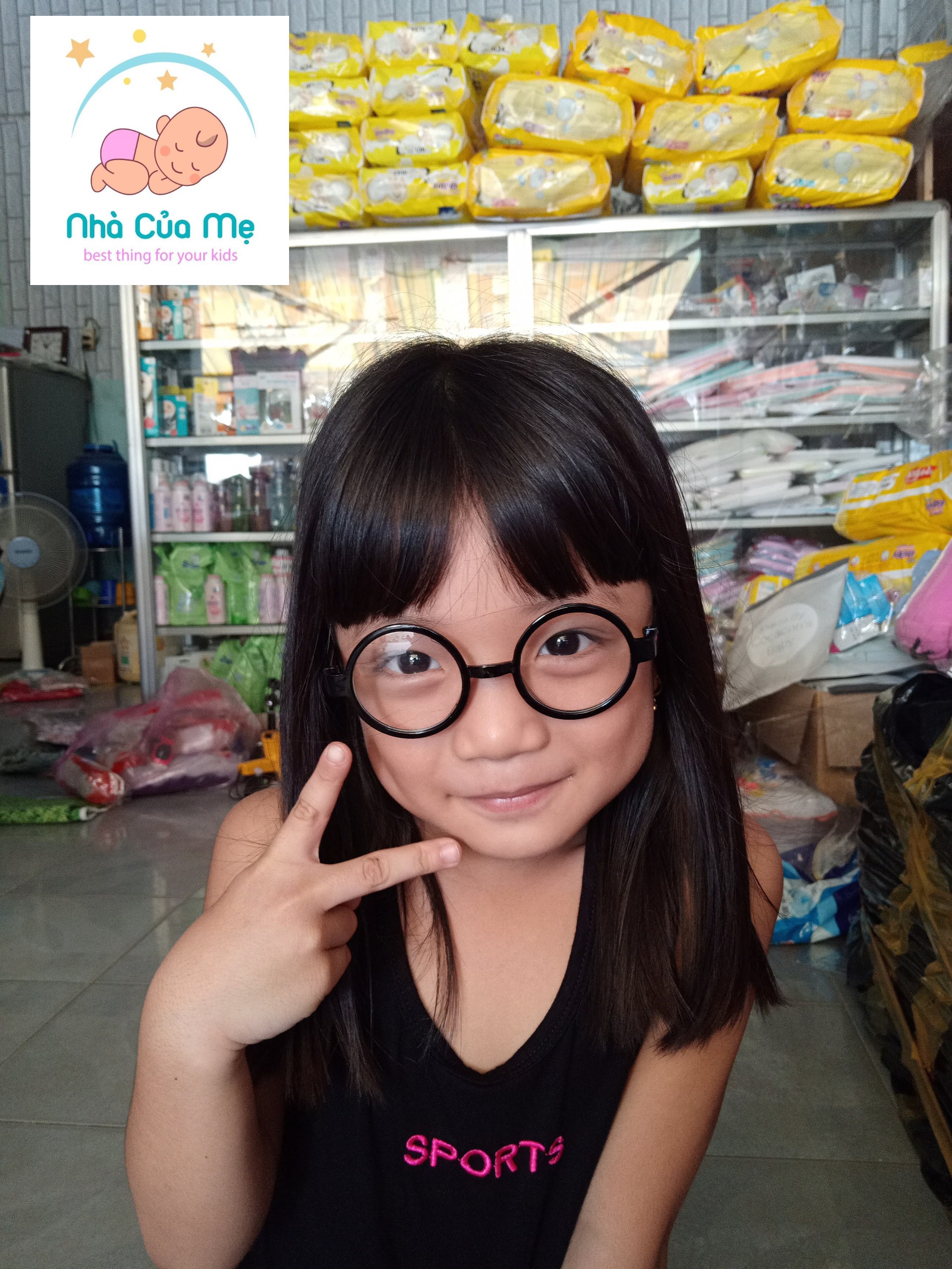 Kính chống bụi nobita cho bé