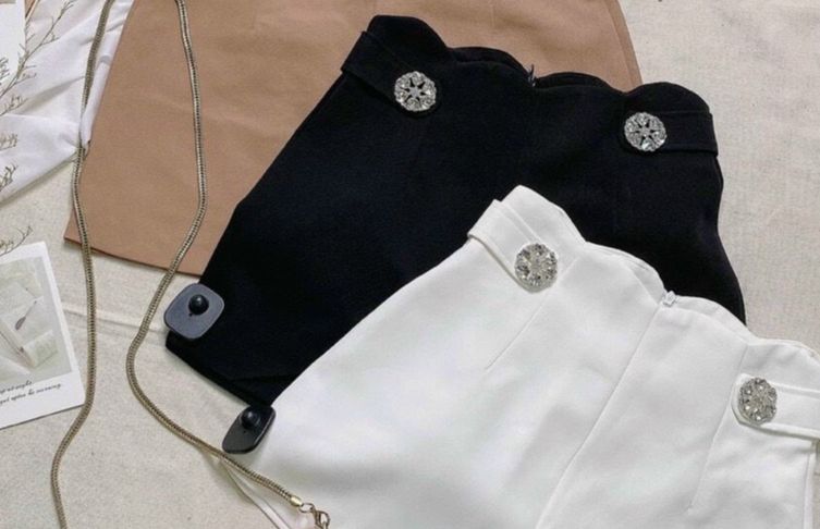 Quần short kiểu kéo sau đính nút trước vải tuyết mưa dễ thương ttpk0128