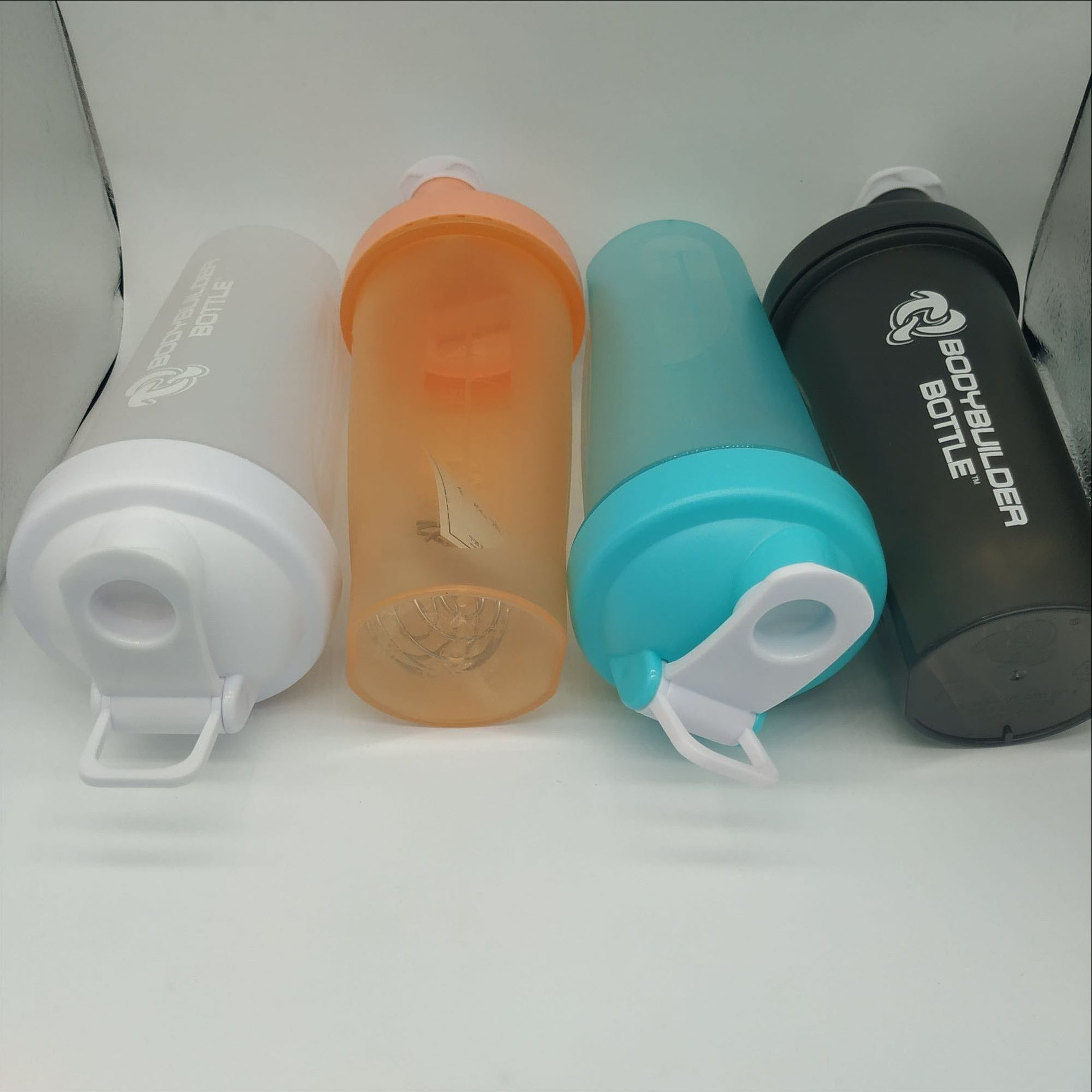 Bình Nước Thể Thao Tập Gym BODY BUILDER 600ML