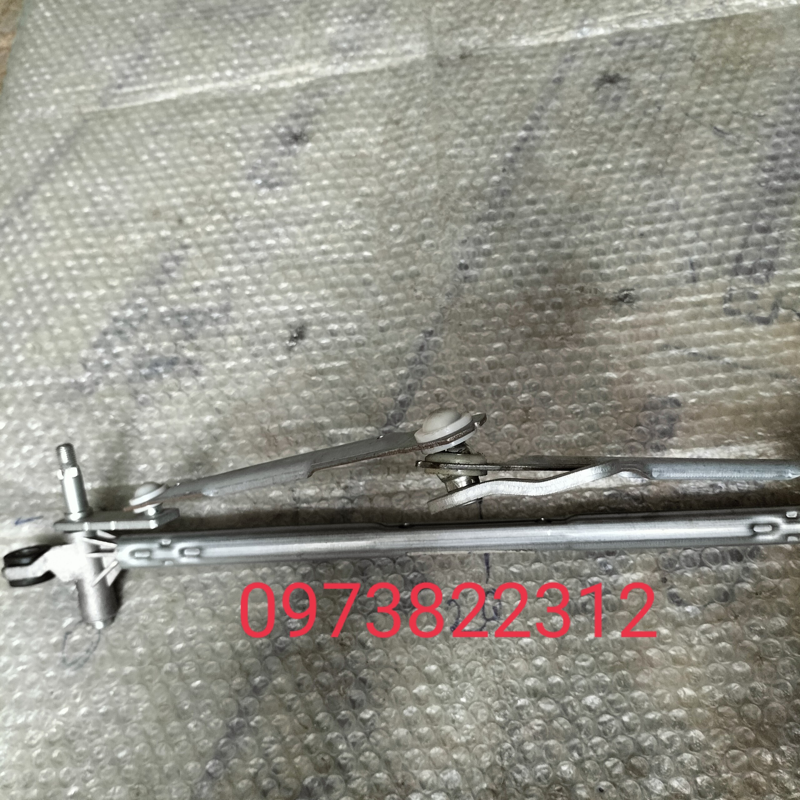 Thanh giằng gạt mưa Captiva ( Giá 1 Chiếc )
