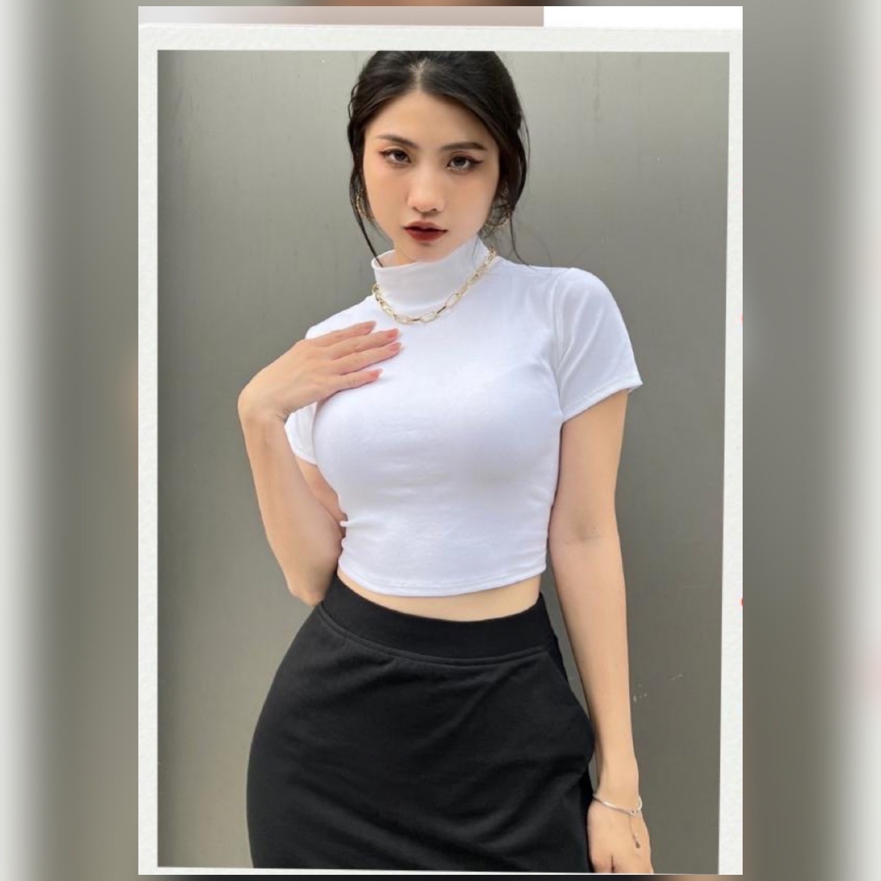 Áo thun croptop tay ngắn cổ lọ basic