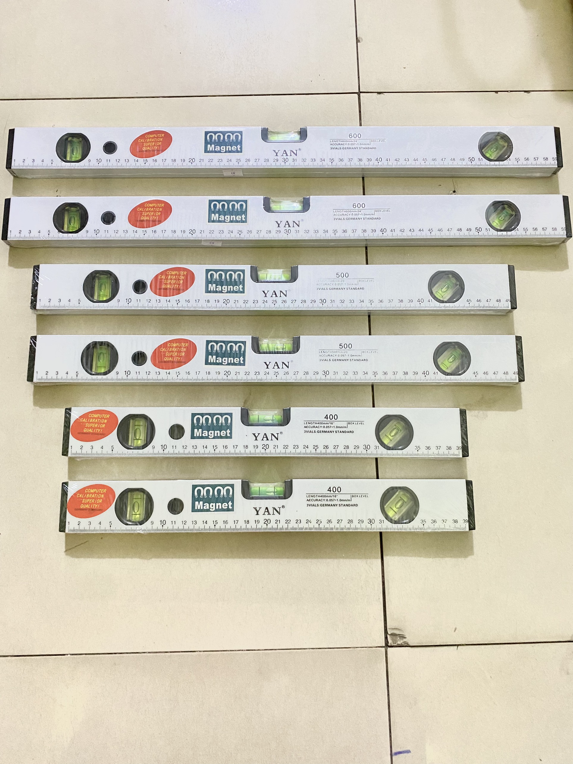 Thước thủy có nam châm hít Yan 40 50 60cm