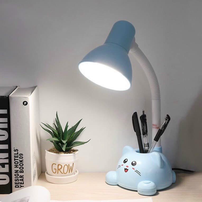 Đèn học chống cận kèm và ống đựng bút.,đèn học để bàn hình mèo cute chống cận có ống cắm bút cho bé