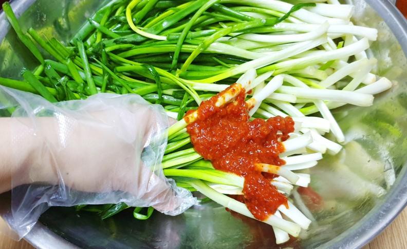 KIMCHI HÀNH LÁ HÀN QUỐC 800G