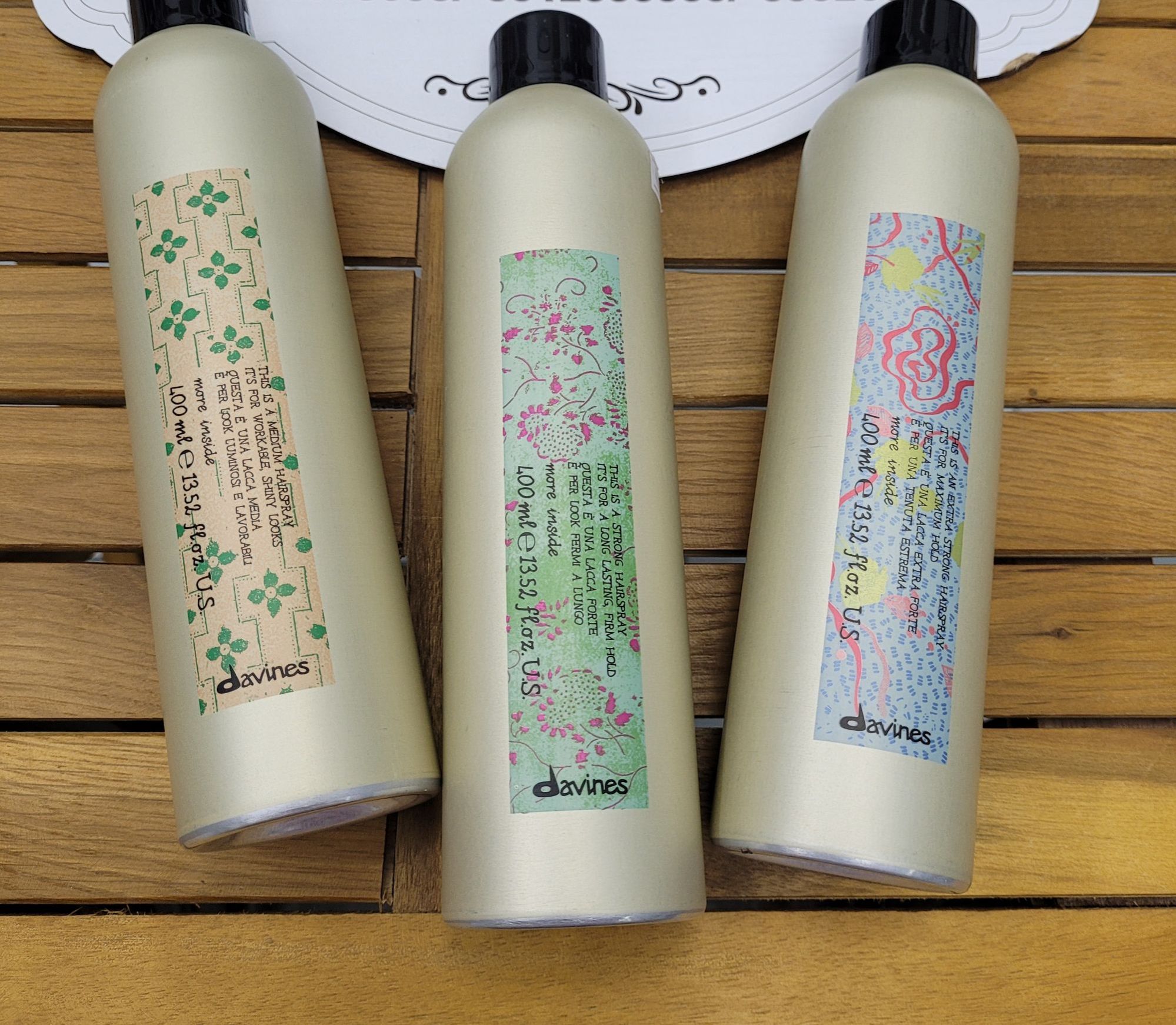 GÔM XỊT GIỮ NẾP TÓC DAVINES STRONG HAIRSPRAY 400ML