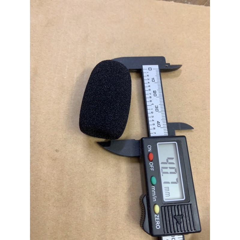 Bông gắn mic trợ giảng.