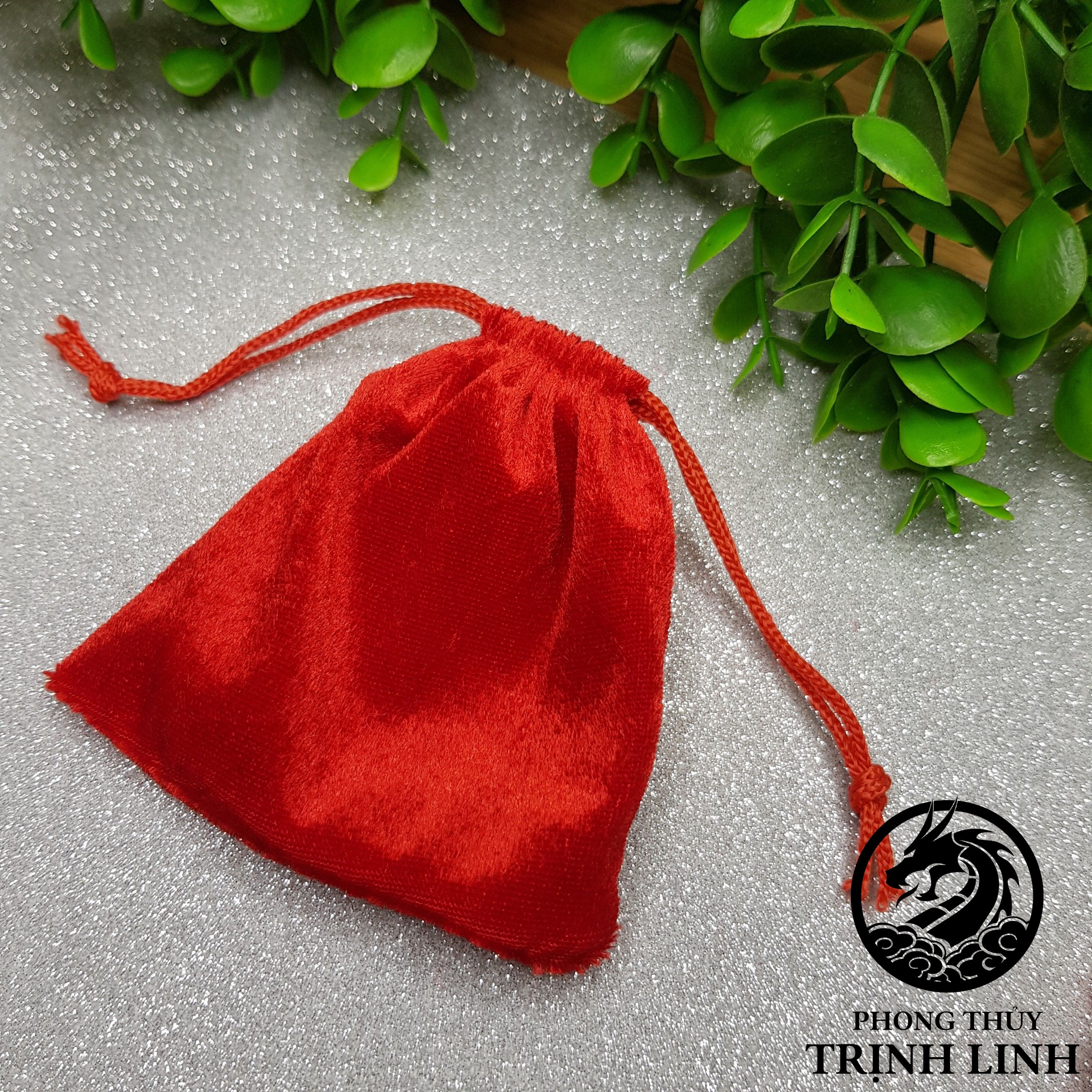 Túi nhung rút chỉ đỏ đựng trang sức