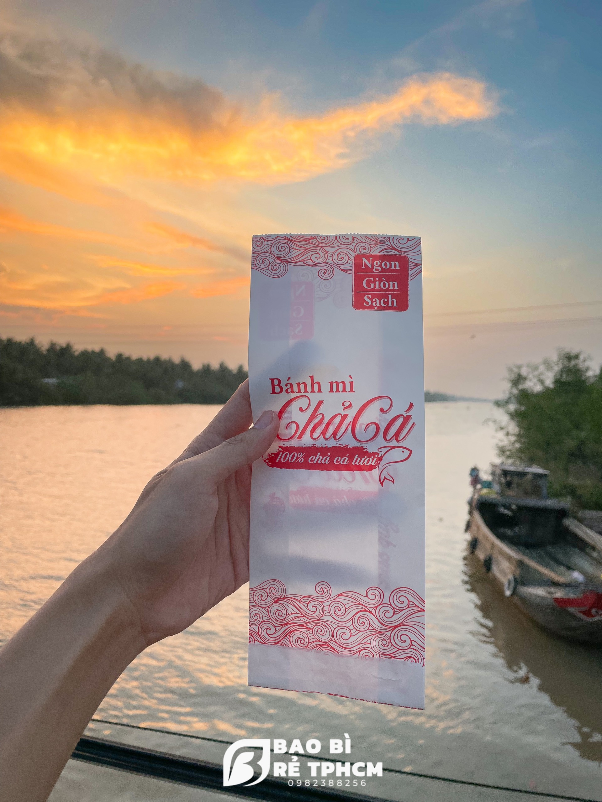 Túi Đựng Bánh Mì Chả Cá Trắng Đỏ 1000 Túi
