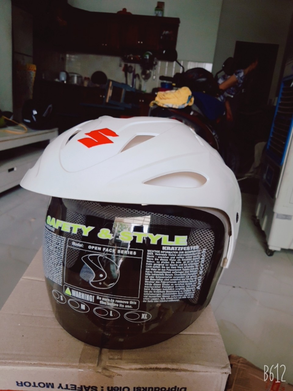 Mũ/Nón bảo hiểm SUZUKI TRẮNG